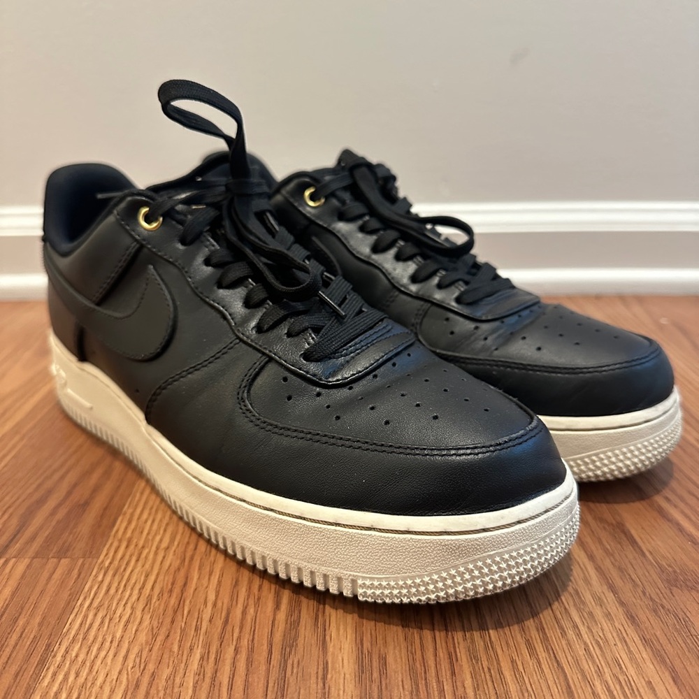AIR FORCE 1 PREMIUM BLACK PACK